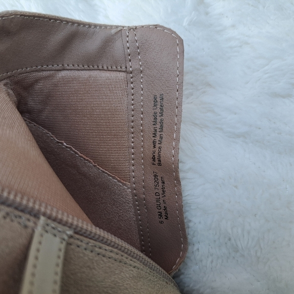 Life Stride. Size 6.5. Tan heeled Boots - Picture 5 of 6